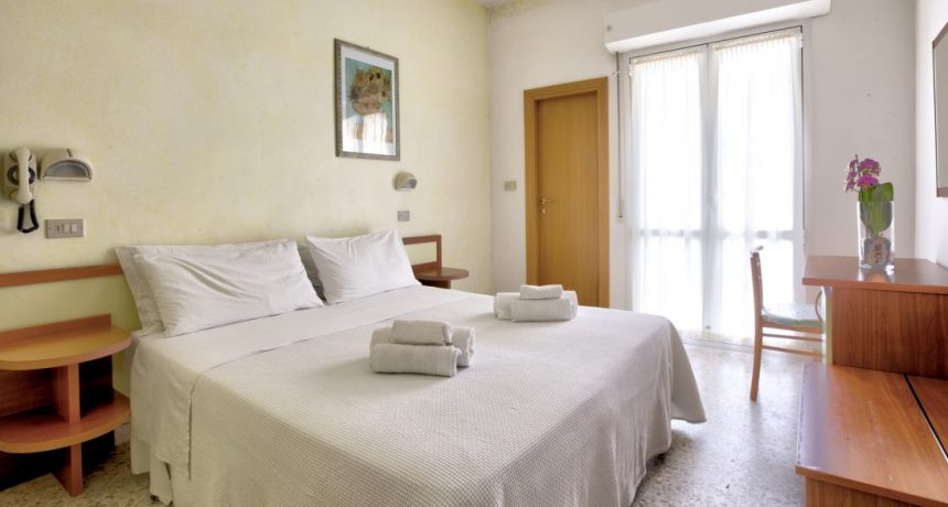 Hotel Junior